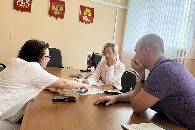 Депутат Воронежской городской Думы Маргарита Жукова провела приём граждан в управе Левобережного района: от проблем с водой до экологических инициатив Депутат Воронежской городской Думы Маргарита Жукова провела приём граждан в управе Левобережного района: от проблем с водой до экологических инициатив