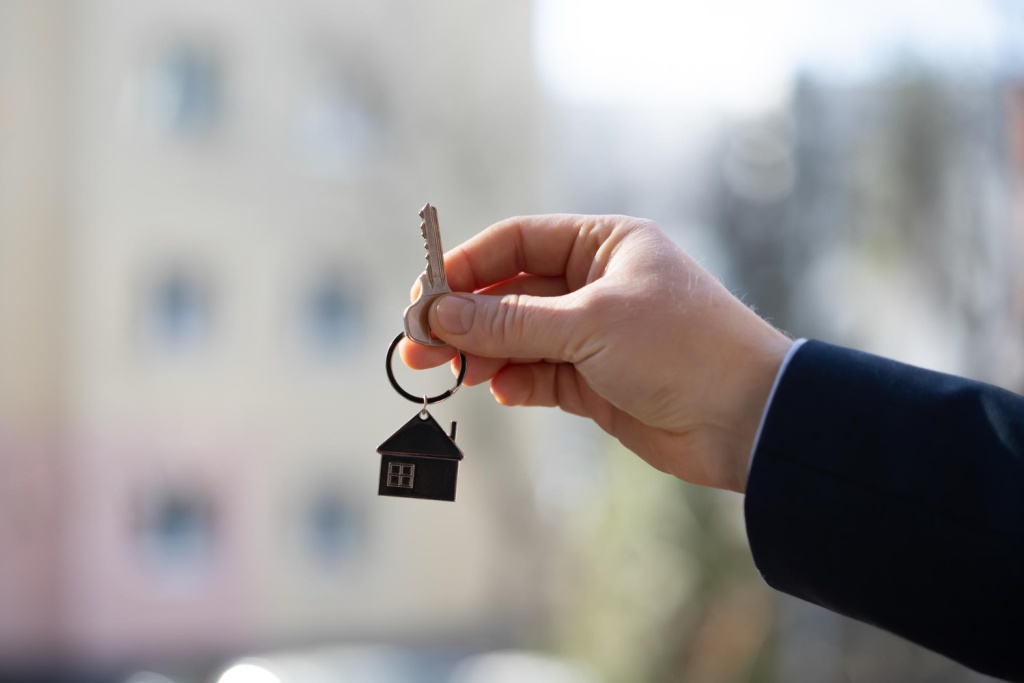 Сотрудники Следственного комитета Оренбургской области помогли жительнице региона решить жилищный вопрос