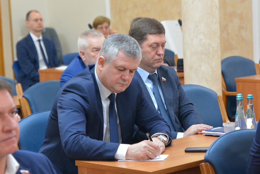Депутаты Воронежской городской Думы скорректировали бюджет: доходы выросли на 1 млрд рублей Депутаты Воронежской городской Думы скорректировали бюджет: доходы выросли на 1 млрд рублей