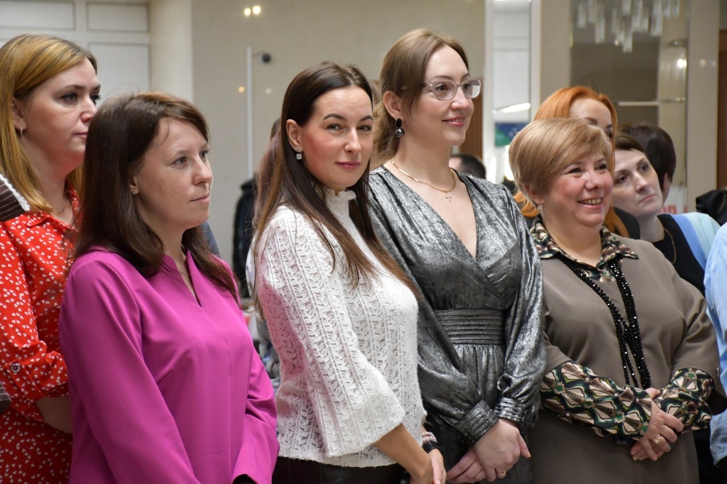 В Иванове открылась выставка «Прекрасный образ женщины»: художник Владимир Котин посвятил экспозицию вечной теме женственности