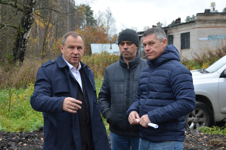 Александр Шаботинский проверил ход ремонта Дуниловского шоссе в Иванове
