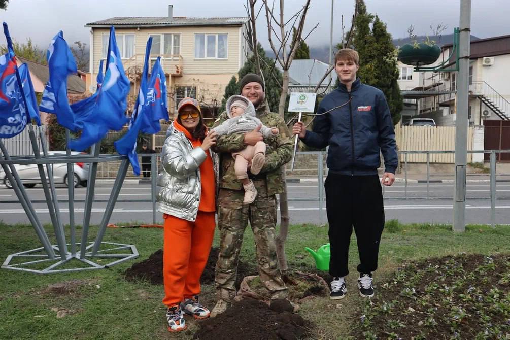 Геленджик озеленяют в рамках экопроекта «Дерево нашей семьи»