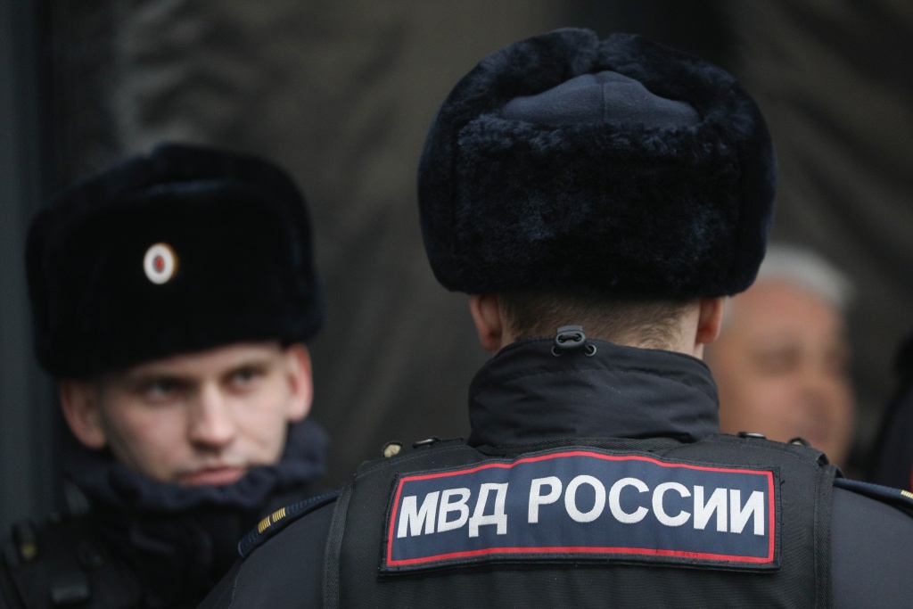 Полиция Санкт-Петербурга накрыла VIP-салон интимных услуг Полиция Санкт-Петербурга накрыла VIP-салон интимных услуг