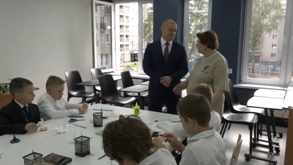 Максим Красноцветов оценил новый корпус «ТЕХНОПОЛИС «ЮнАрмеец» в Пушкино