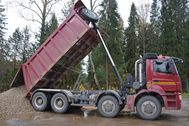 Александр Шаботинский проверил ход ремонта Дуниловского шоссе в Иванове