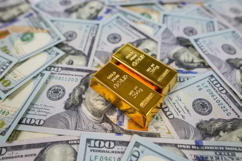 Золото штурмует $4700: рынок реагирует на встряску на долговом рынке США