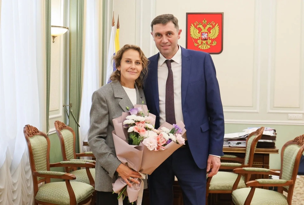 Мэр Воронежа Сергей Петрин пригласил горожан поддержать педагога Ольгу Ильину в конкурсе «Классная тема!»