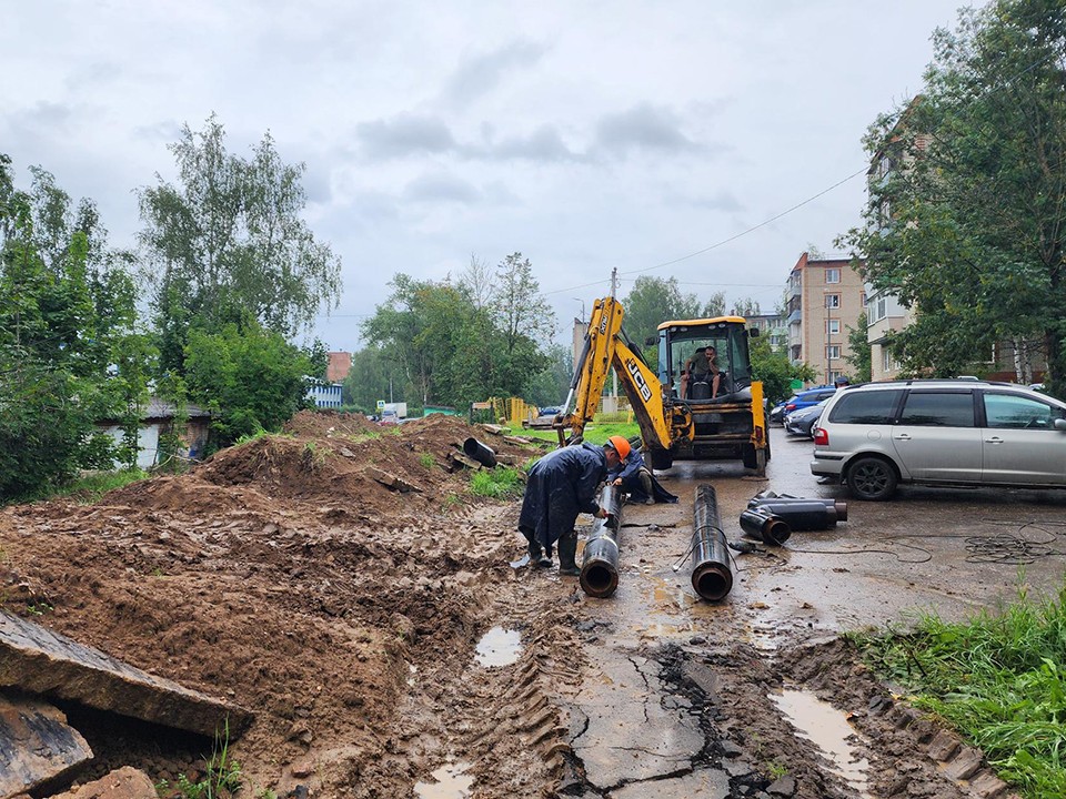На Дачной улице в подмосковном Красноармейске почти завершены работы по укладке новых полиуретановых труб системы отопления На Дачной улице в подмосковном Красноармейске почти завершены работы по укладке новых полиуретановых труб системы отопления