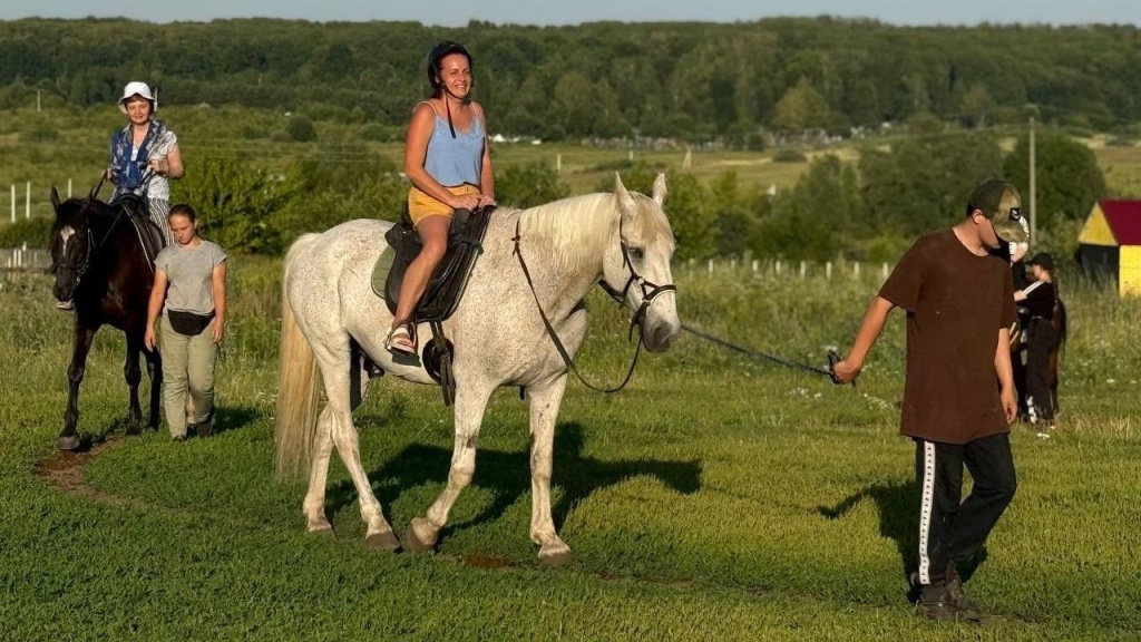 Семьи участников СВО в Мордовии прошли курс иппотерапии