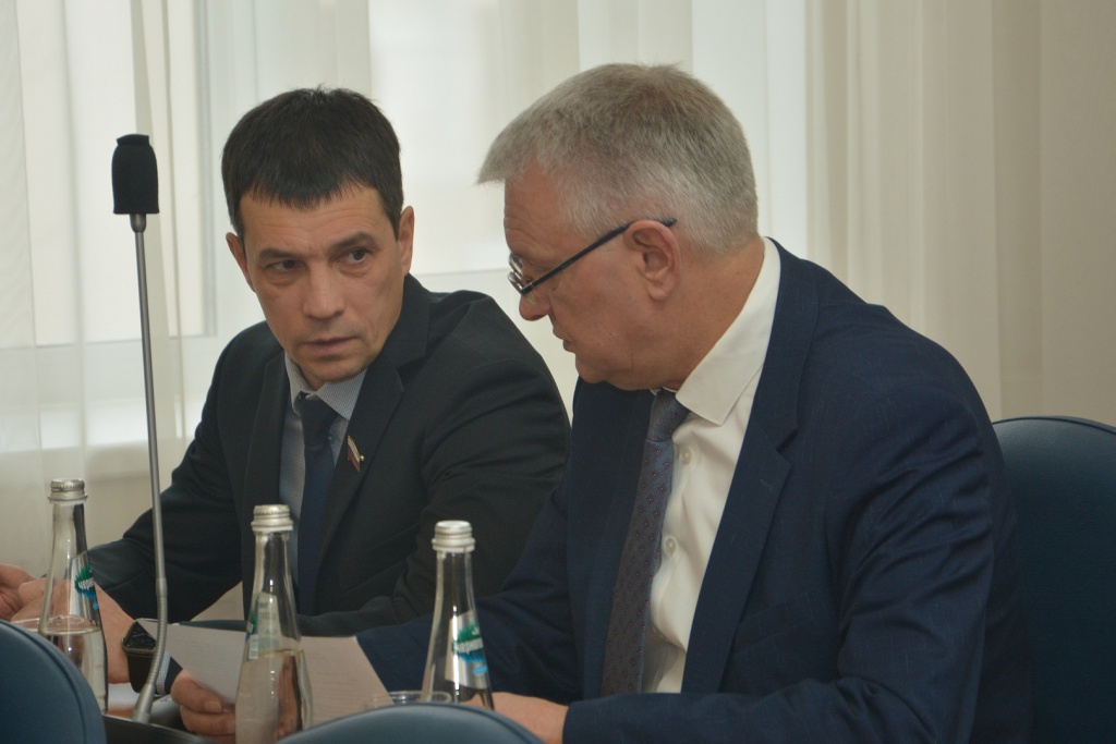 Депутаты воронежской Думы единогласно утвердили схему одномандатных избирательных округов Депутаты воронежской Думы единогласно утвердили схему одномандатных избирательных округов